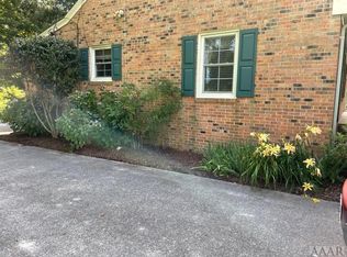 1100 W Queen St, Edenton, NC 27932