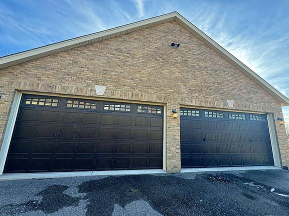5th image of 228 Warwick Drive
