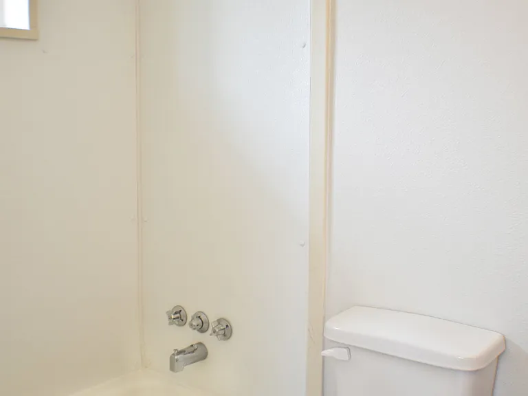 Summit View Apartments — Photo 44