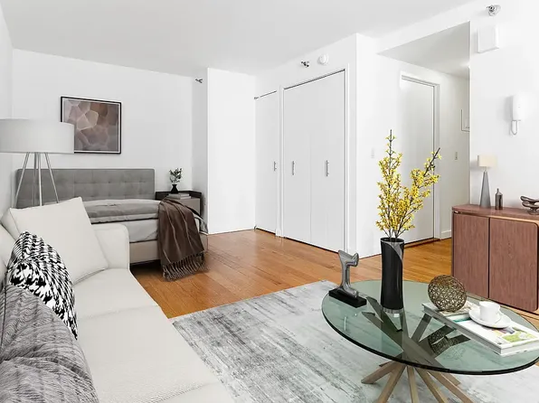 30 West 18th Street image 1 of 10