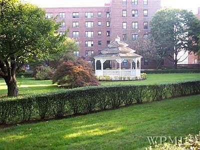 210 Pelham Road #3-C, New Rochelle, New York. 
