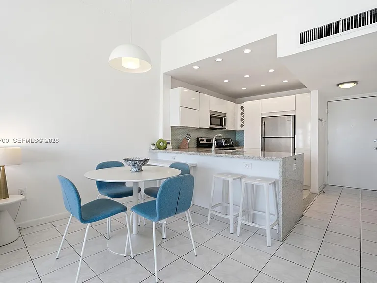 1020 Meridian Ave #902 — Photo 4