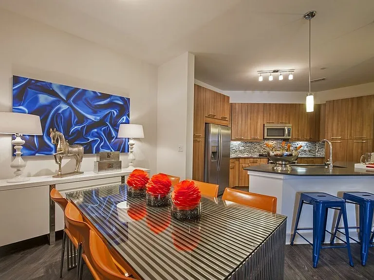 2x2 Dining Room