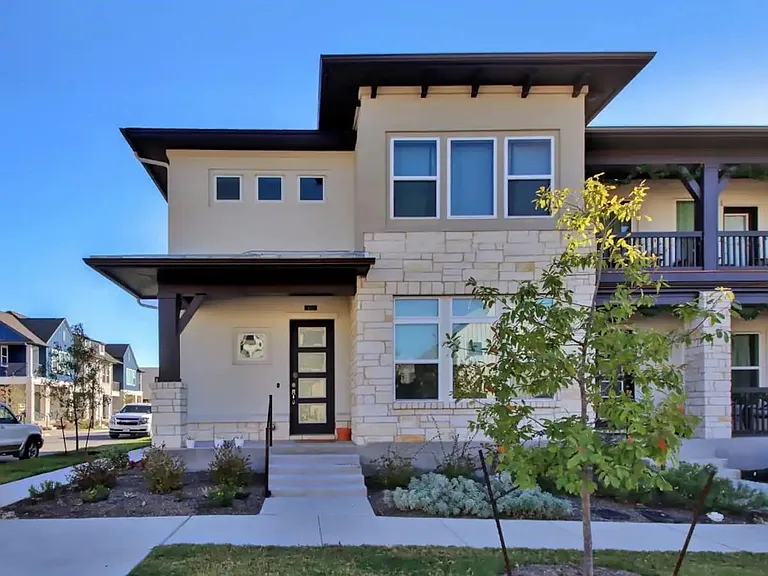 4711 Vaughan St — Photo 2