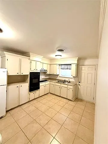 2 bed, 1.0 bath, 900 sqft, $1,325 — Photo 3