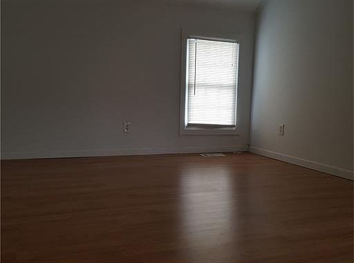 2nd image of 140 Main St APT A