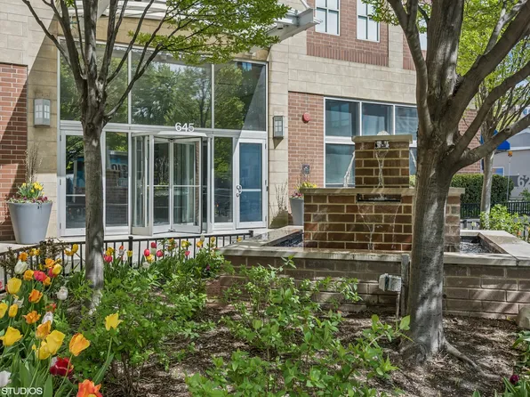 645 N Kingsbury St APT 1901, Chicago, IL 60654