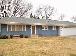 512 Redwood Ln, New Brighton, MN 55112