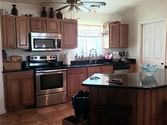 5th image of 301 Avenue H NW