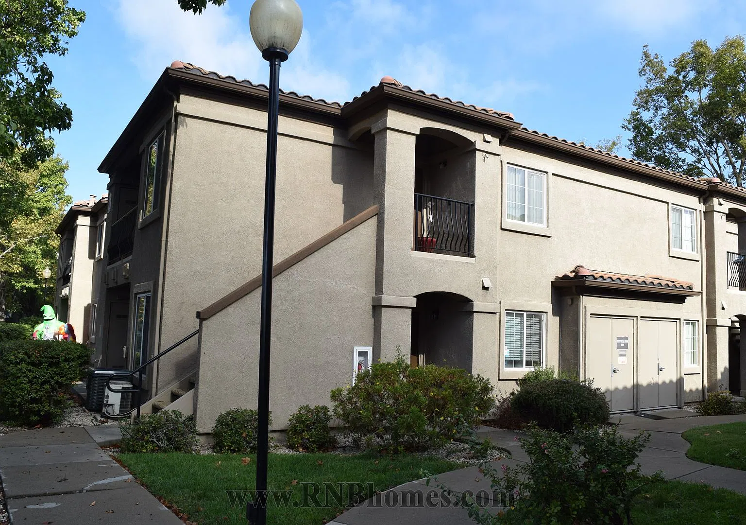 4200 E Commerce Way — Photo 1