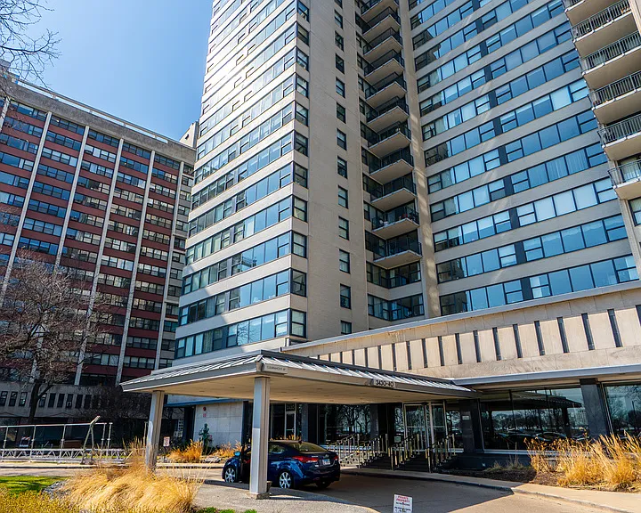 3430 N Lake Shore Dr #5K — Photo 1
