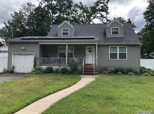 33 Ulster Ave, West Babylon, NY 11704