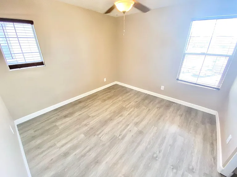 1060 Paradise Coach Dr — Photo 6