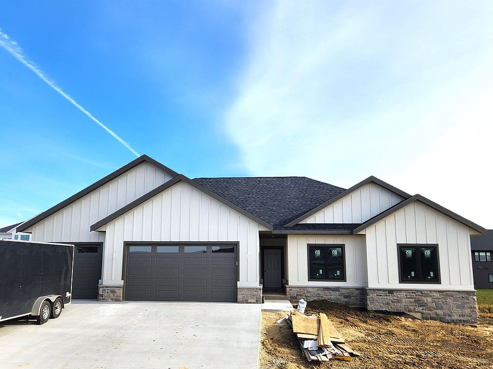 1st image of 362 Solomia Ct