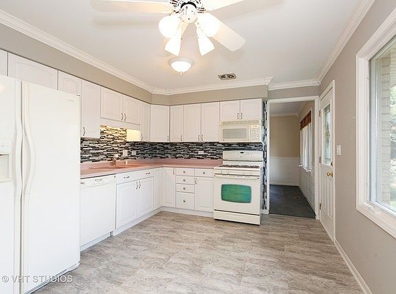 3rd image of 1313 Virginia Dr