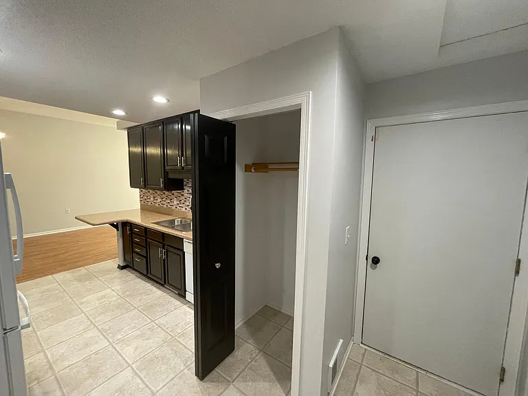 1364 Conservatory Ct — Photo 21