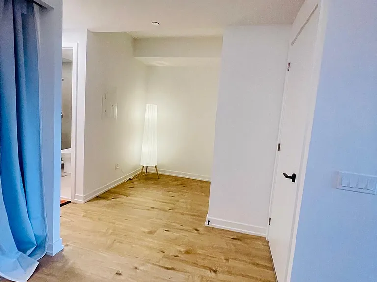 33 Parliament St #429 — Photo 28