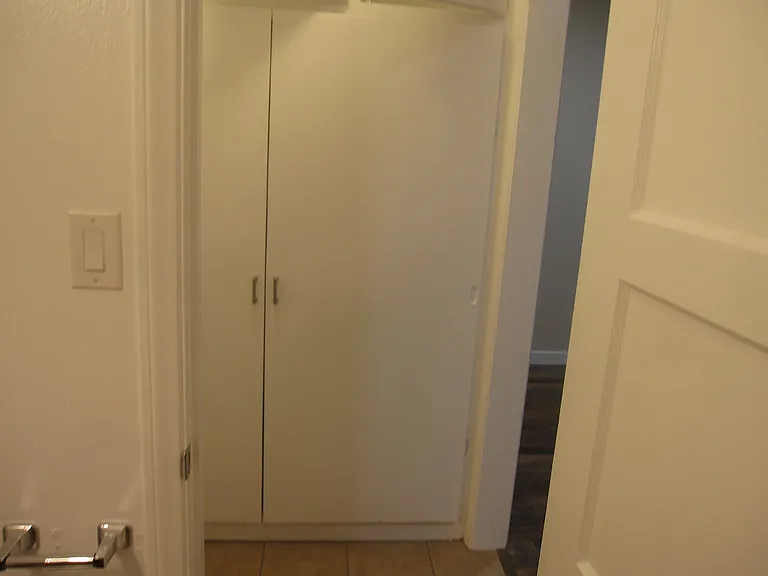 637 S Dunsmuir Ave #8 — Photo 8