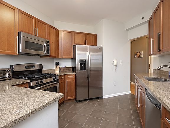 3rd image of 4 Constellation Pl APT 103