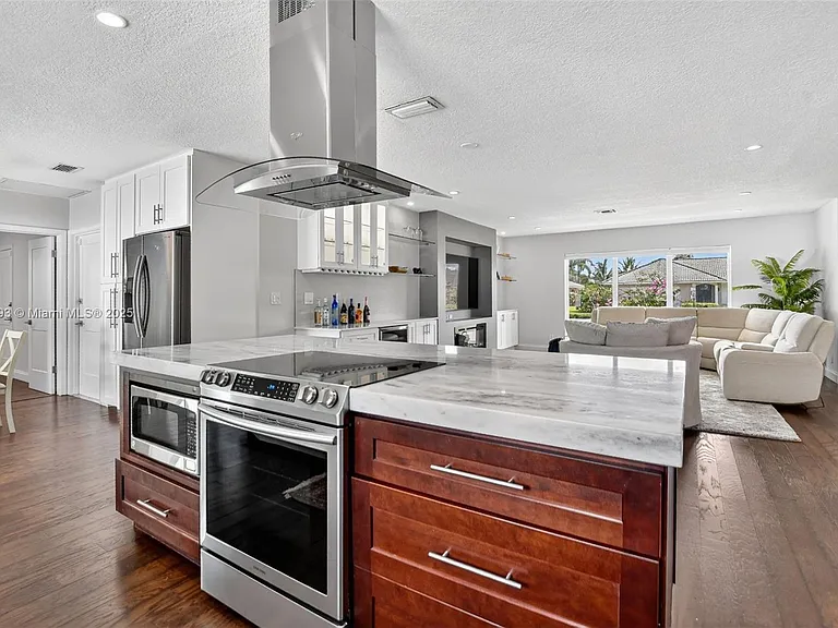 5660 Golfway Dr — Photo 14