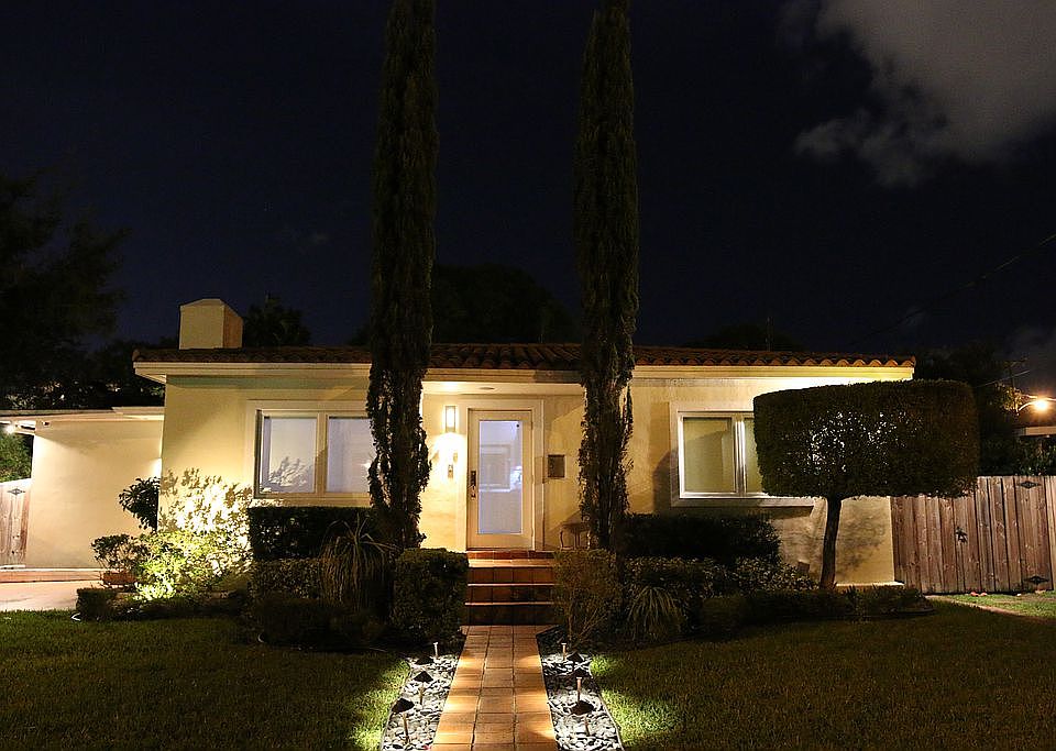 2nd image of 2475 SW 29th Ave