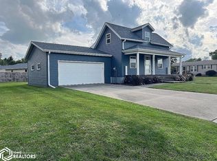 506 3rd St NW, State Center, IA 50247