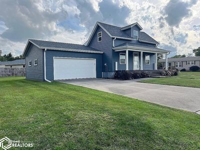 506 3rd St NW, State Center, IA, 50247