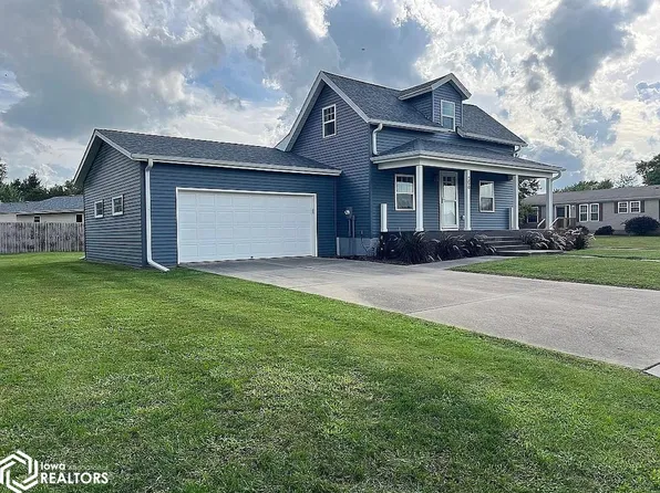 506 3rd St NW, State Center, IA 50247