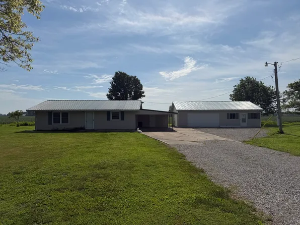 4016 Valier Carpet Rd, Tamaroa, IL 62888