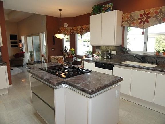 3rd image of 10400 Redbridge Way