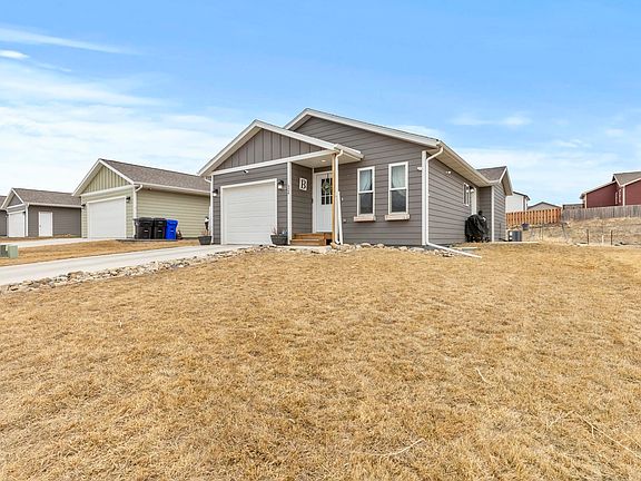 4th image of 524 Diamond Ridge Blvd