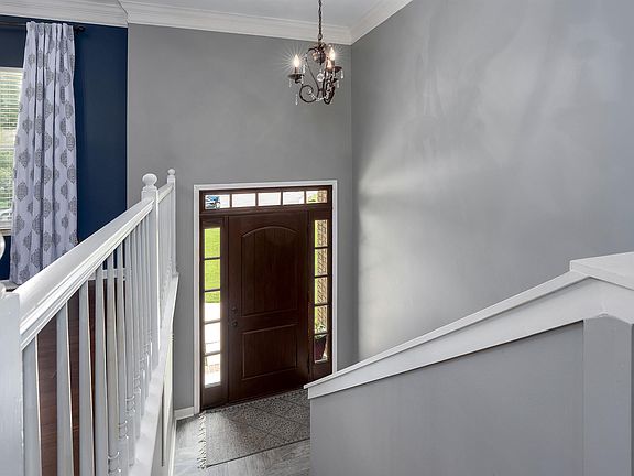 5th image of 113 King James Cir