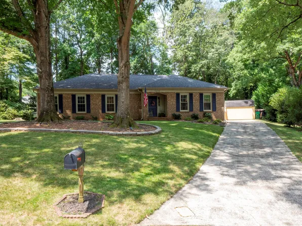 9610 Lone Oak Ct, Charlotte, NC 28270