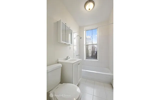 Rented by Douglas Elliman | media 24