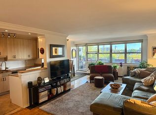 135 Ocean Pkwy APT 8R, Brooklyn, NY 11218