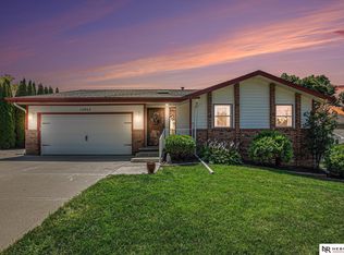 13952 Arbor Cir, Omaha, NE 68144