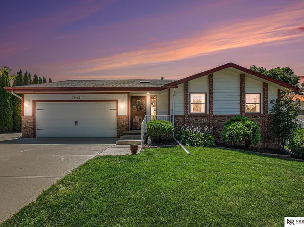 13952 Arbor Cir, Omaha, NE 68144