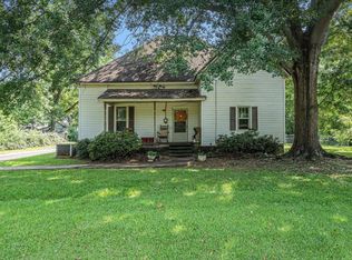 1934 Elizabeth St, Statham, GA 30666