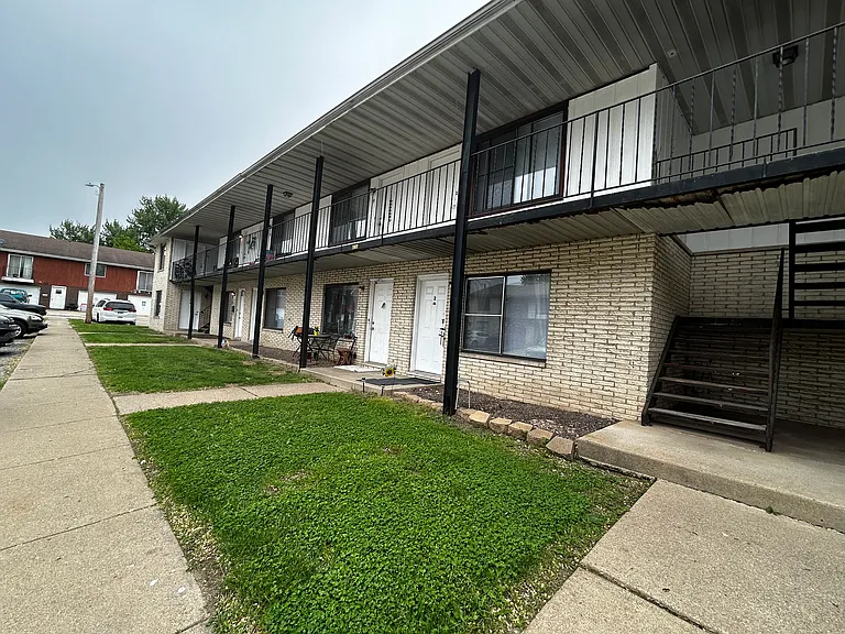 1900 Sheridan Rd #9 — Photo 2
