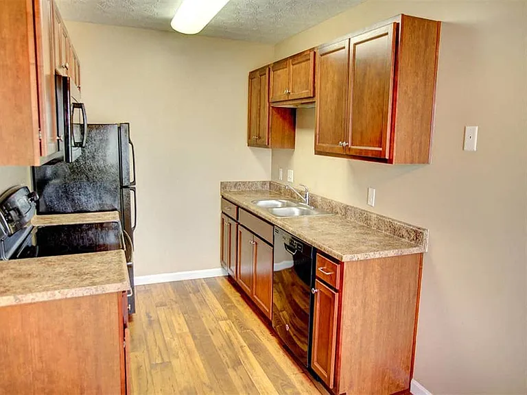Mill Pond Apartments — Photo 27