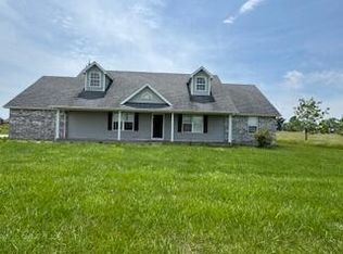 1158 Easton St, Seymour, MO 65746