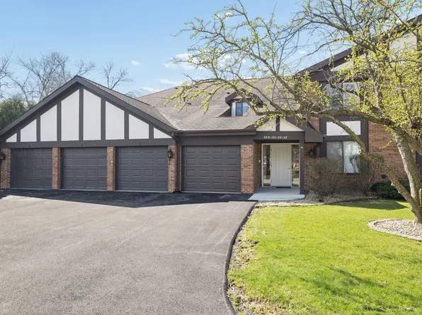 5851 Doe Cir #5851, Westmont, IL 60559