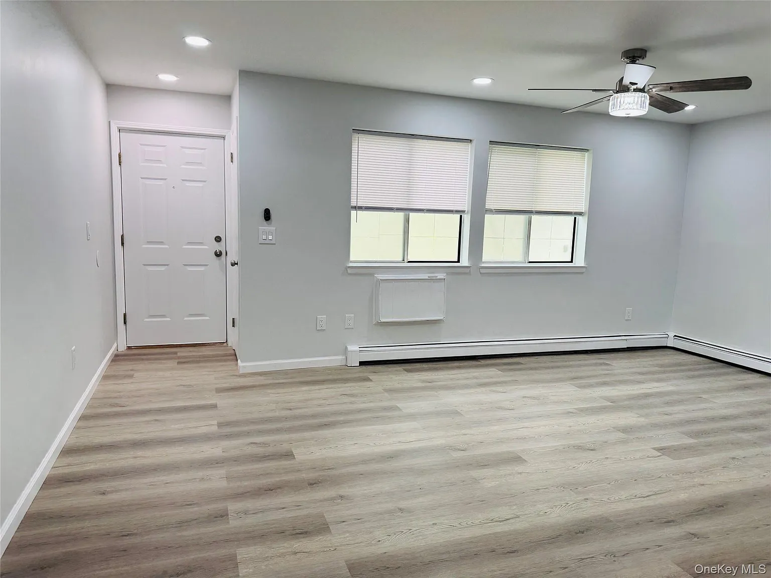 2 bed, 1.0 bath, 984 sqft, $2,200 — Photo 2
