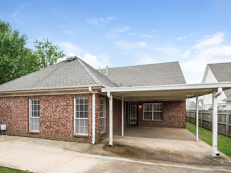2722 Nelle Ln — Photo 23