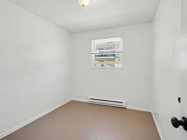 2519-2521 Hyde Ct SE — Photo 17