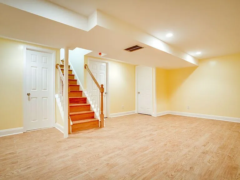 3621 Terrace Dr — Photo 2
