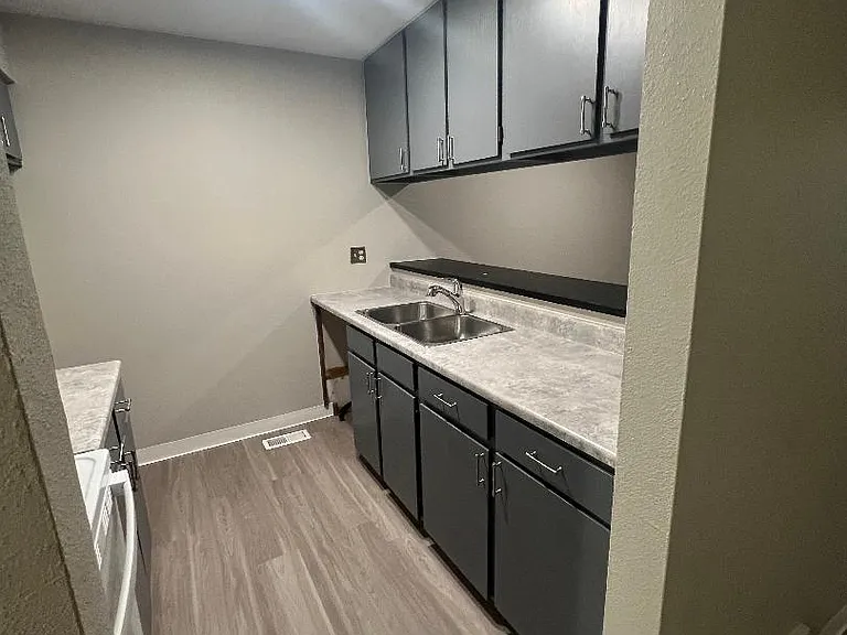 6570 E Mississippi Ave — Photo 5