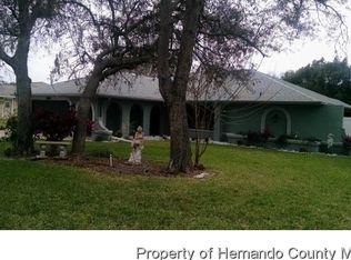 7660 N Holiday Dr, Spring Hill, FL 34606