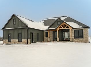 4980 Royal Oaks Cir SW, Rochester, MN 55902