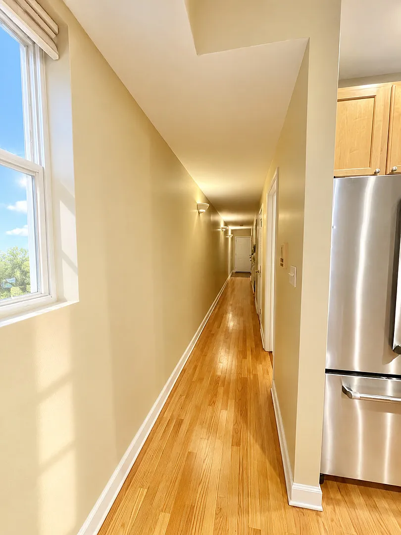 2 bed, 2.0 bath, 1200 sqft, $2,600 — Photo 4